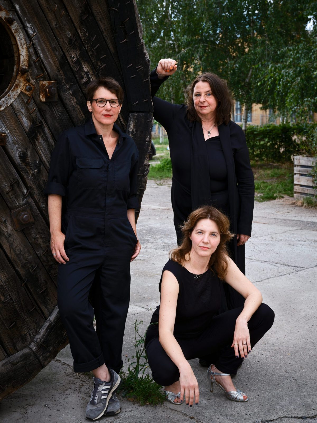 drei-ostdeutsche-frauen-betrinken-sich-und-gr-nden-den-idealen-staat